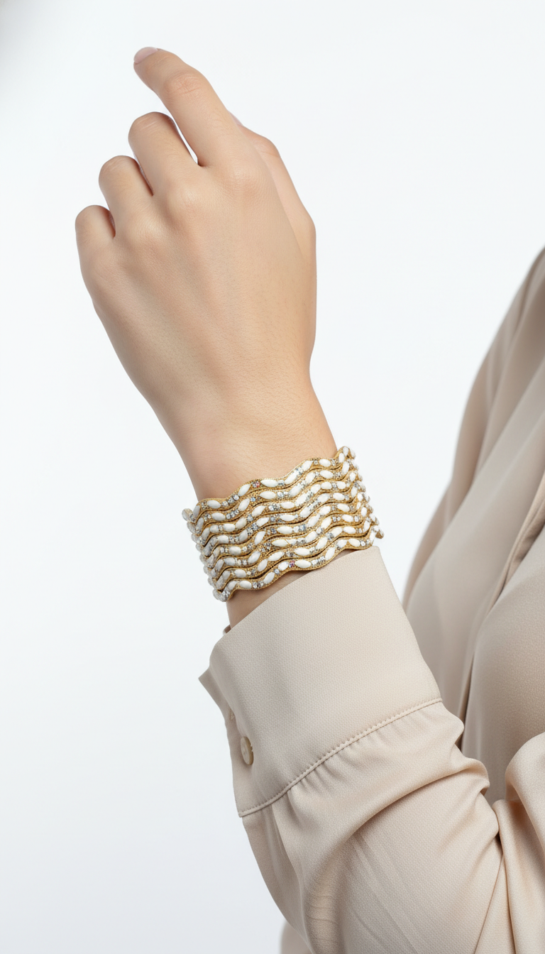 Gold and White Stone Bangles     د سرو زرو او سپين رنګ بنګړي