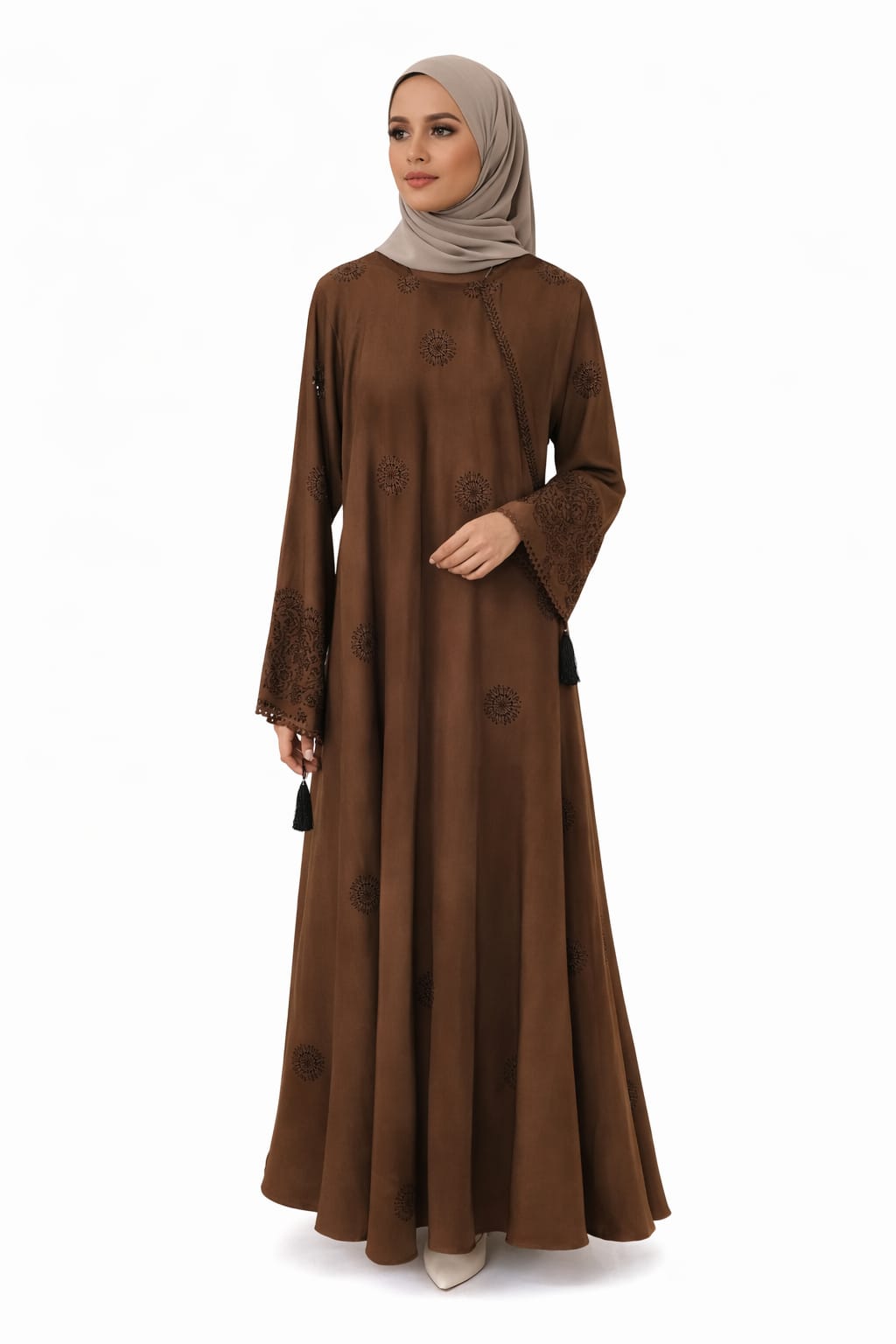 Elegant Embroidered Hijab Dress – Brown ښکلی ګنډل شوی حجاب – نسواري
